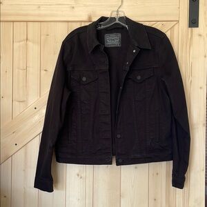 Women’s Levi's Black Jean Jacket 😍-large